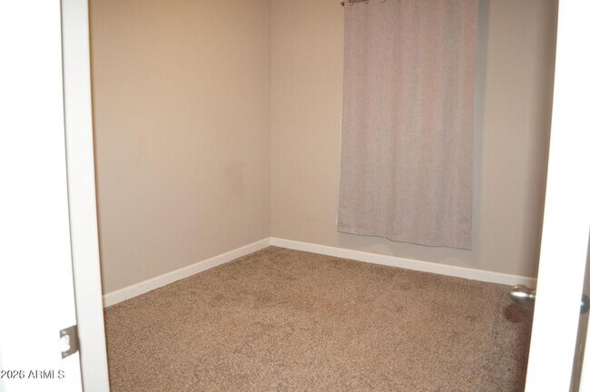 Building Photo - 717 W Anderson Dr