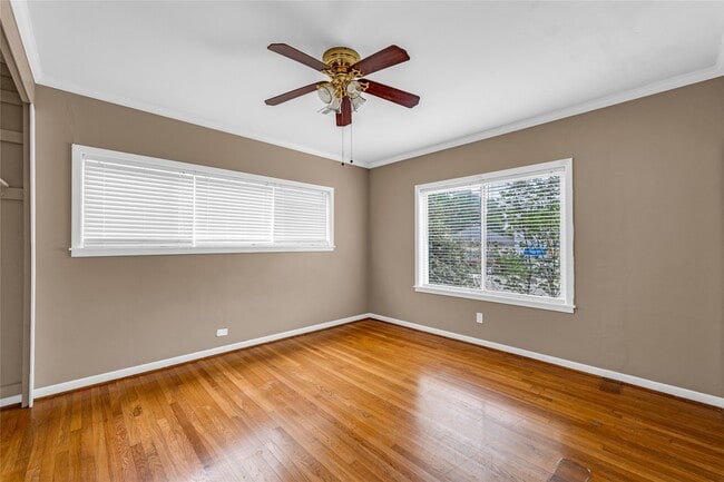 Building Photo - 2527 Avenue G