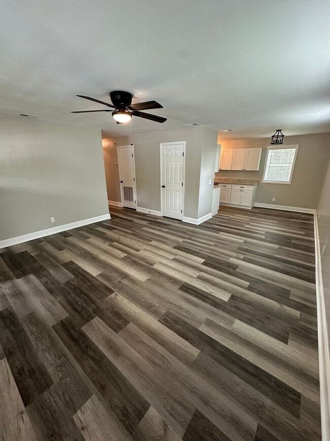 Building Photo - FOR LEASE - single family home in Hermitage, TN!