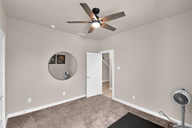 Building Photo - 1901 Crestwood Ln