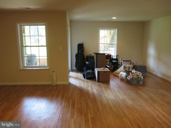 Building Photo - 1503 Shields Terrace NE