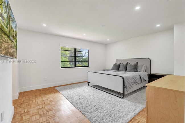 Building Photo - 9901 SW 79th Ave