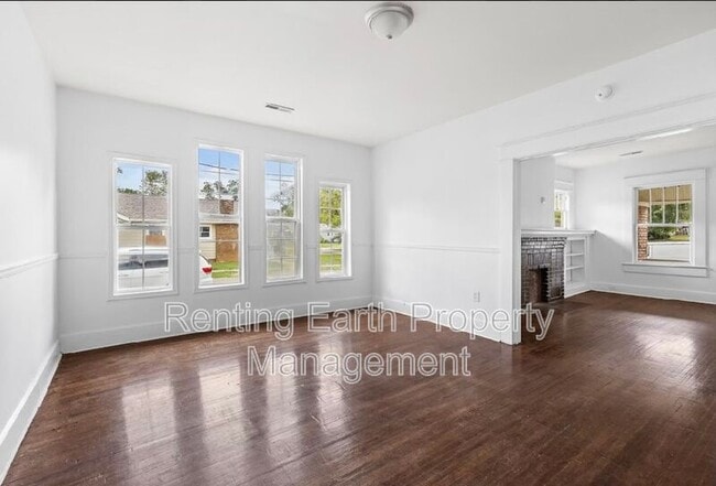 Building Photo - 4745 Court S