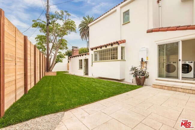 Building Photo - 2228 Prospect Ave