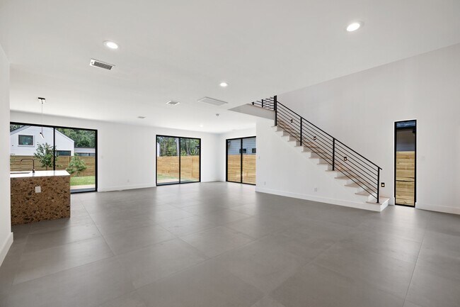 Building Photo - 1420 Primrose St