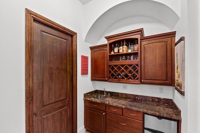 Building Photo - 14471 Paddock Dr