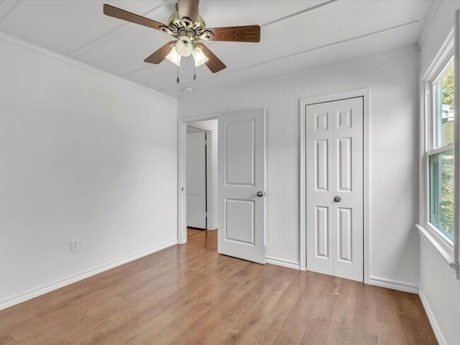 Building Photo - 815 Sandra Dr