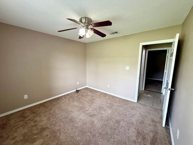 Building Photo - 4316 Bayou Ridge Dr