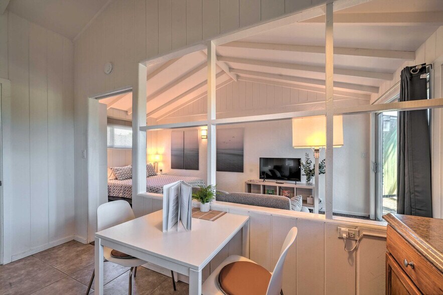 Building Photo - 2933 La Combadura Rd