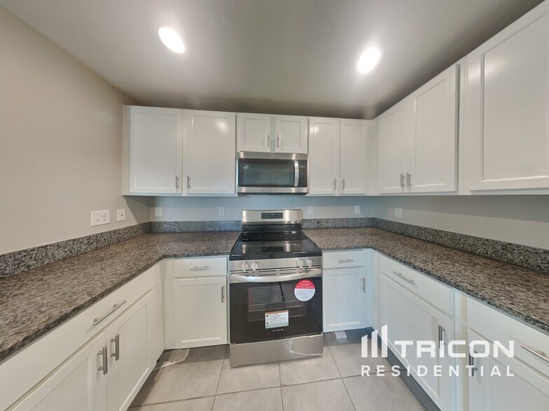 Building Photo - 12177 Downy Birch Dr