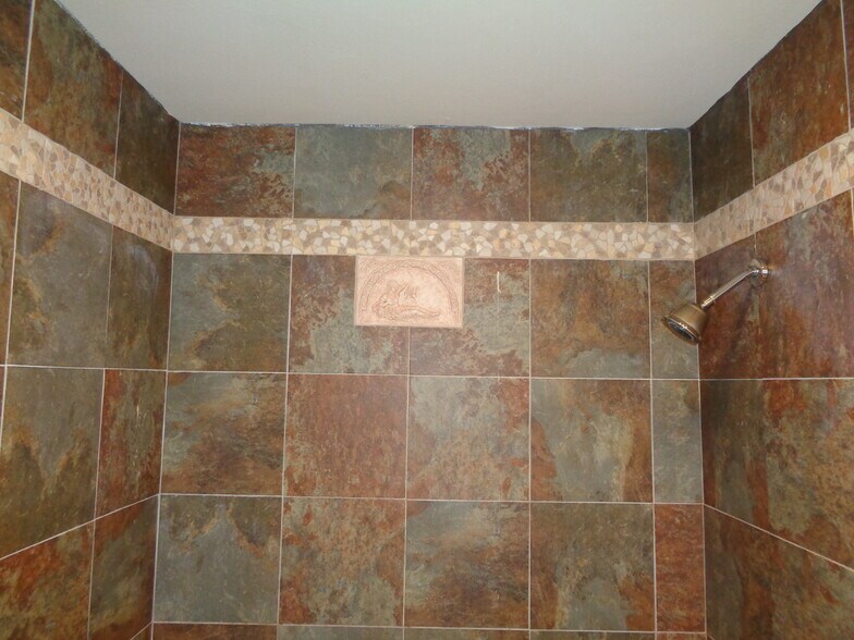 Building Photo - 654 Jennifer Jean Dr