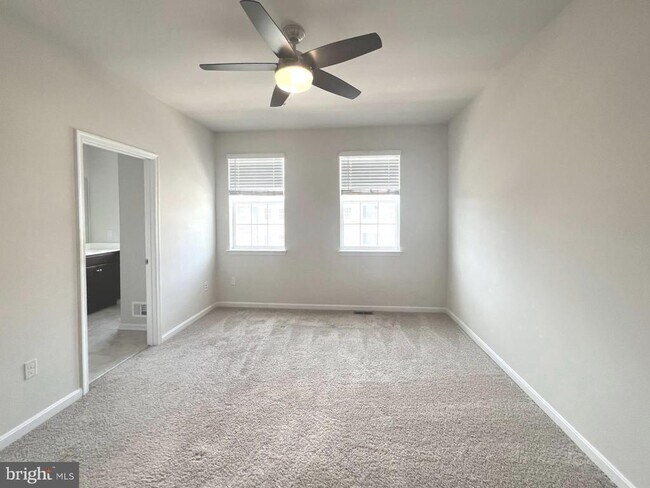 Building Photo - 2013 Thornbrook Wy