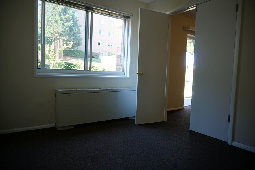 Building Photo - 4330 Hartwick road