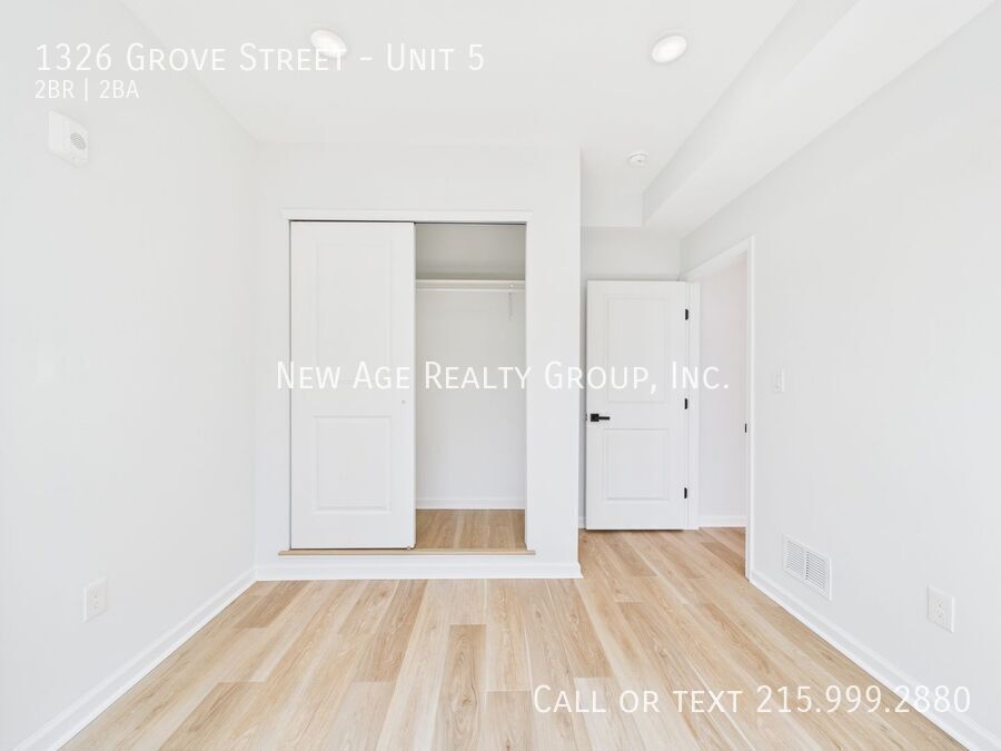 Building Photo - 1326 Grove St