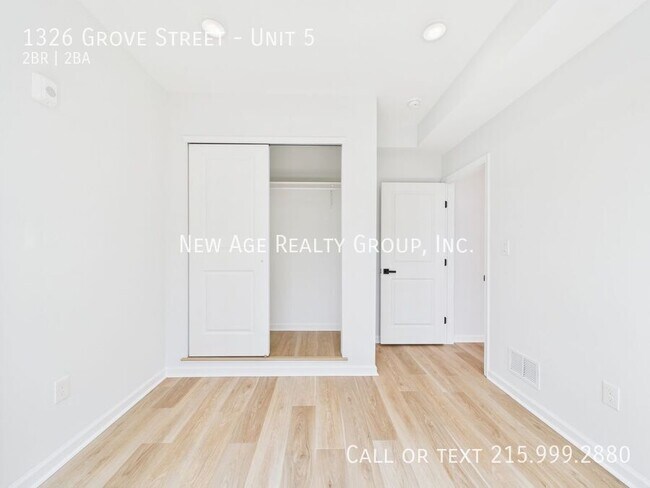 Building Photo - 1326 Grove St