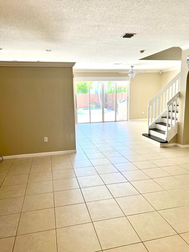 Building Photo - 2531 Sawyer Terrace