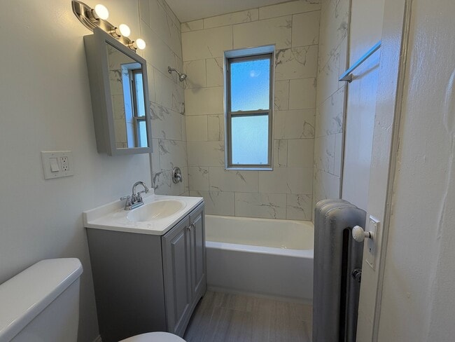 Building Photo - 1525 W Estes Ave