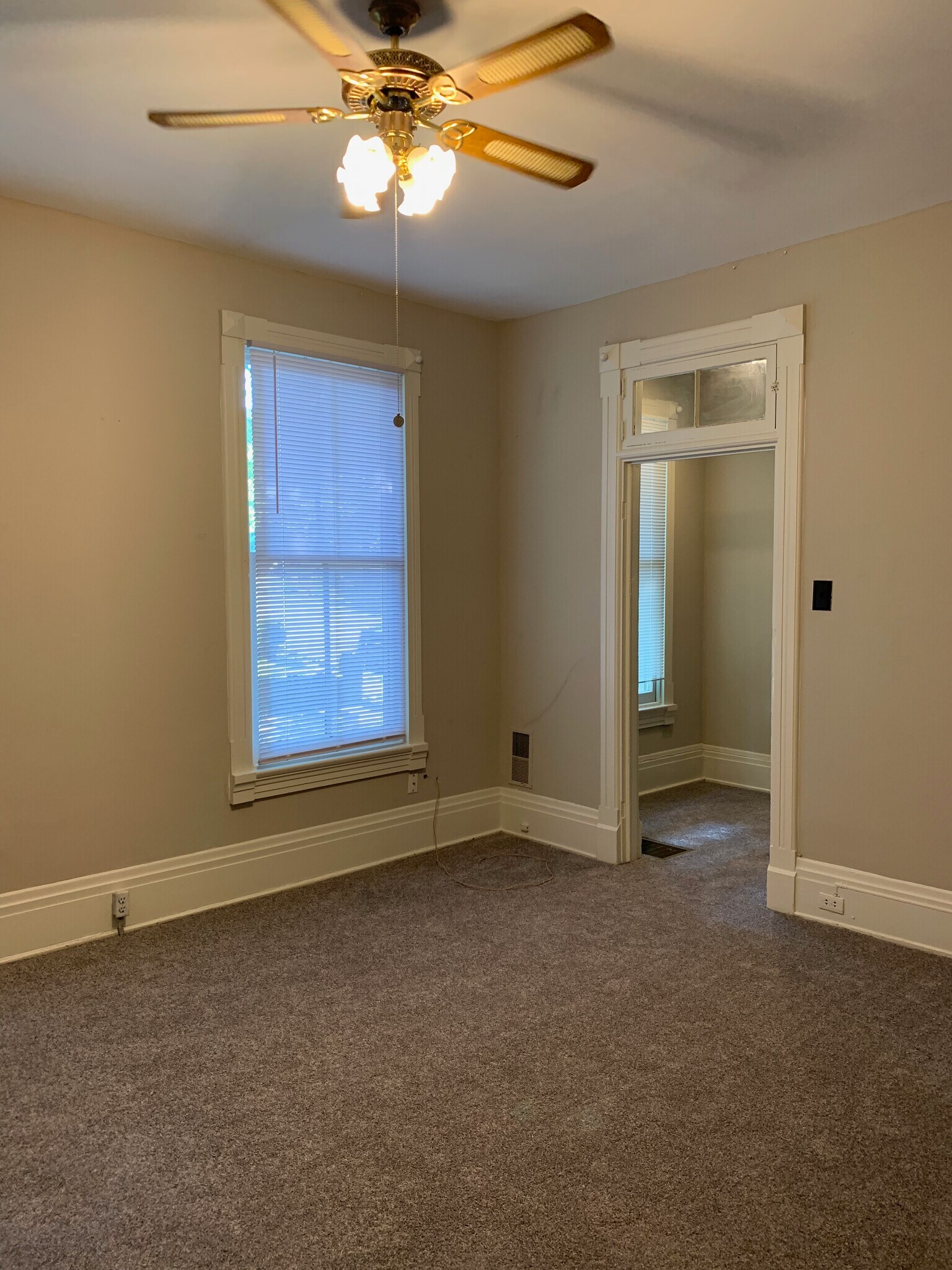 Building Photo - 114 Parker St