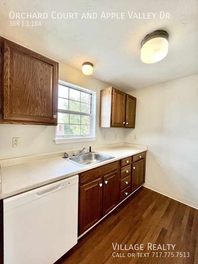 Building Photo - 302 Orchard Ct