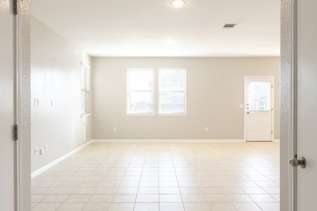 Building Photo - 4 Bedroom Home Available for September Move-In