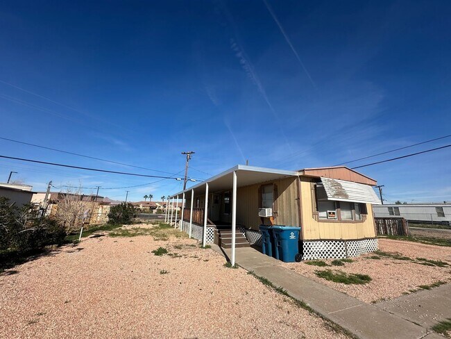 Building Photo - 201 Shoshone Ln