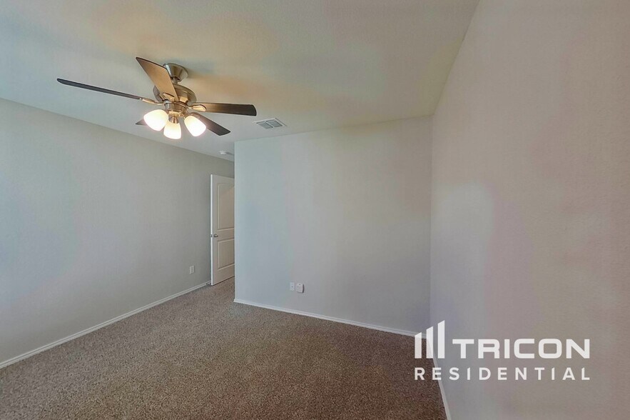 Building Photo - 309 Anvil Dr