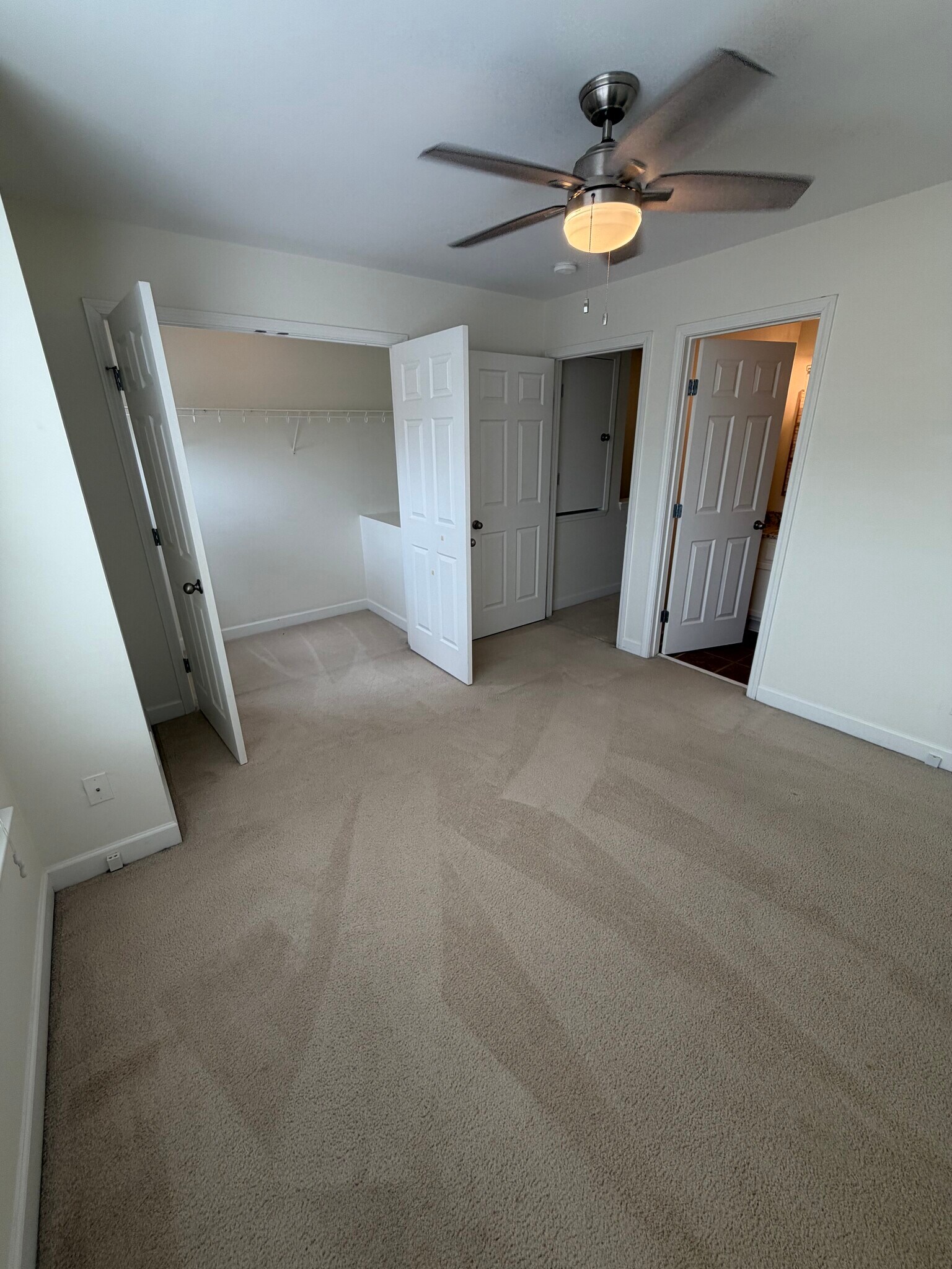 Additional view of bedroom 2 with large walk-in closet. - 2017A Beech Ave
