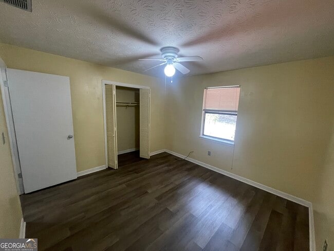 Building Photo - 122 Windy Hill Pl