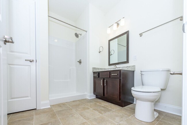 Building Photo - Luxury 2 Bedroom Apartments – Modern Comfo...