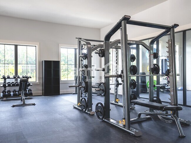 Building Photo - 27265 St Andrews Ave