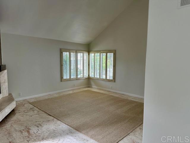 Building Photo - 520 Via De La Valle