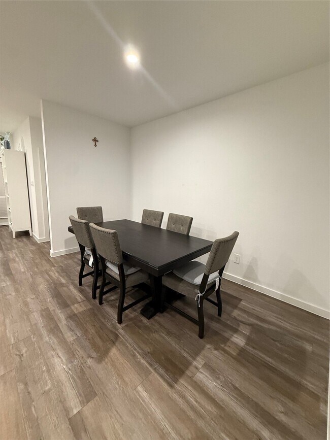 Building Photo - 1119 Fringed Bluestar Dr