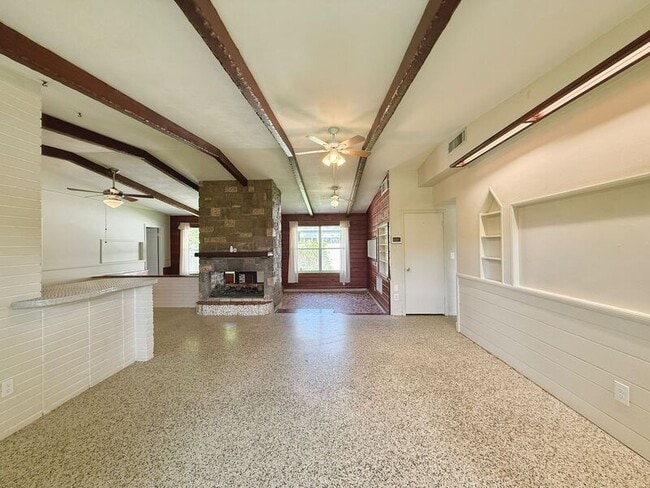 Building Photo - 1501 Carlos Ave