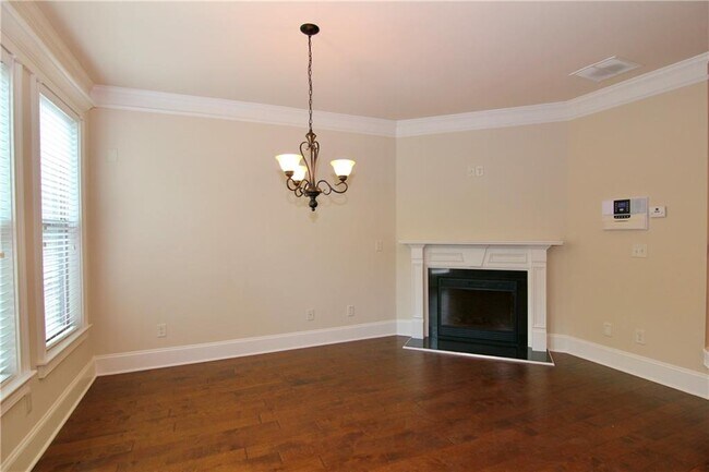 Building Photo - 1660 Jardin Ct