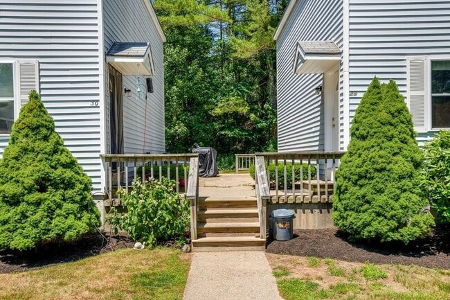 Building Photo - 10 Rose Terrace Cir