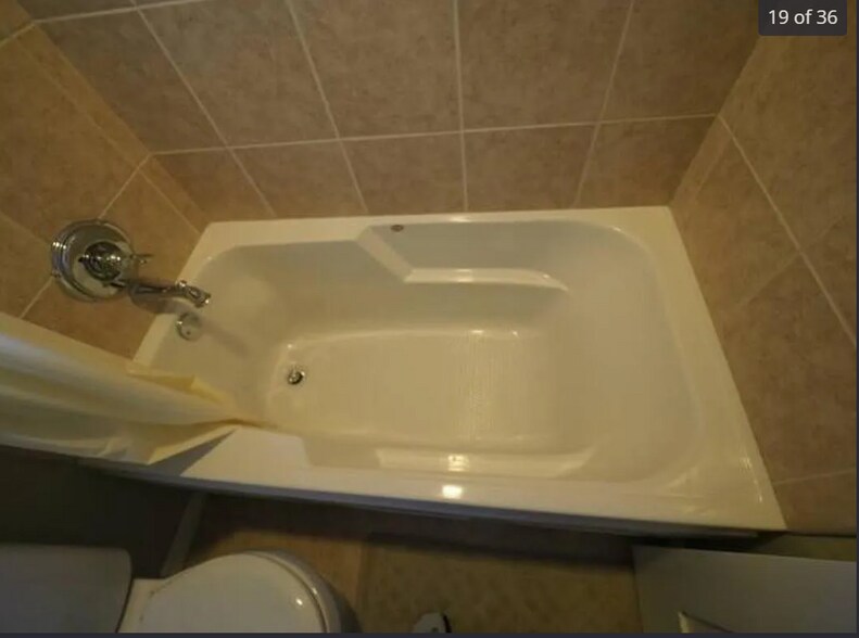 guest bathroom - 4413 Spyglass Dr