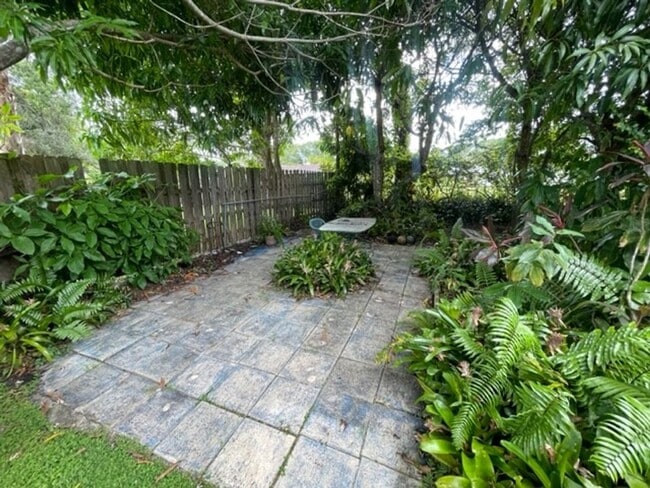 Building Photo - 356 Pipit St NE