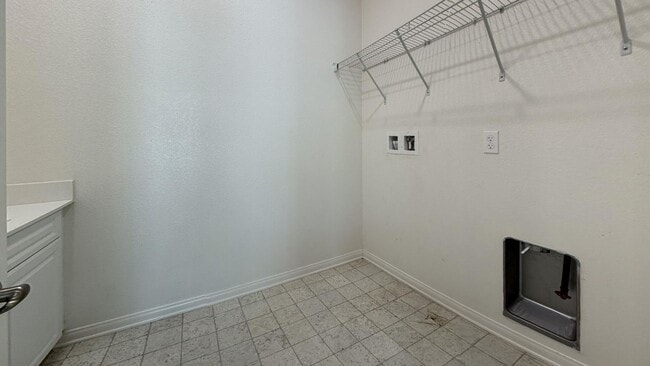 Building Photo - 11074 Avalon Way