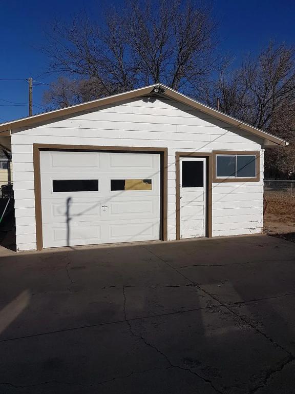 Building Photo - 428 Clark St