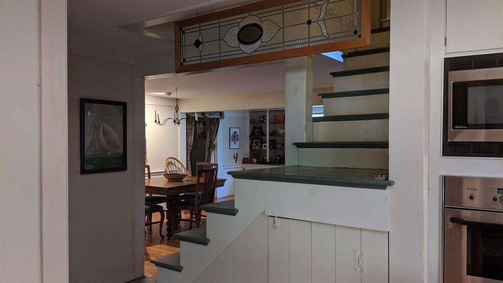 Building Photo - 266 North Haverhill