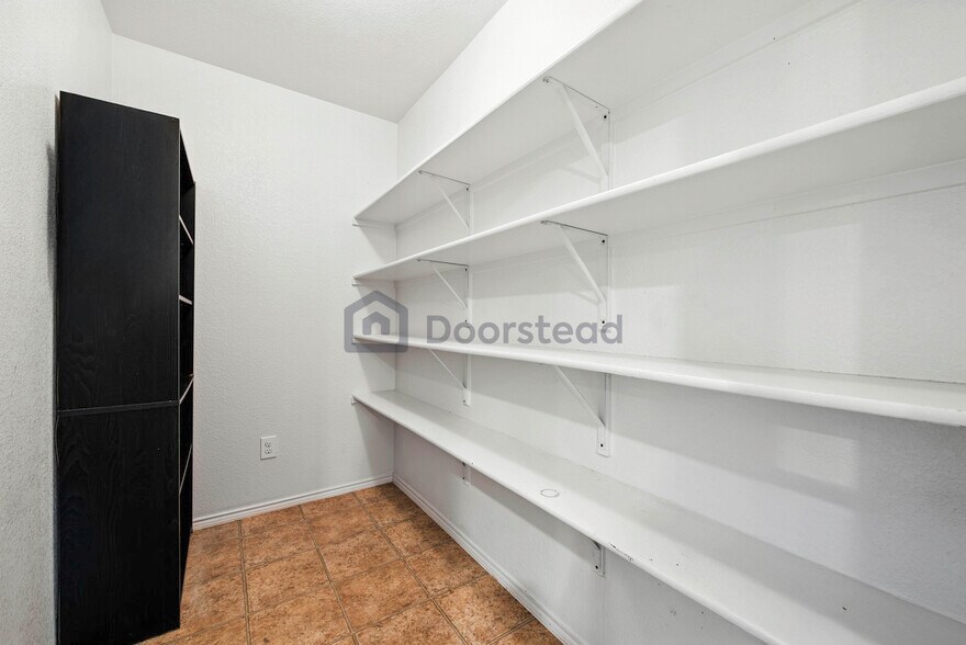 Building Photo - 12744 Northern Pine Dr
