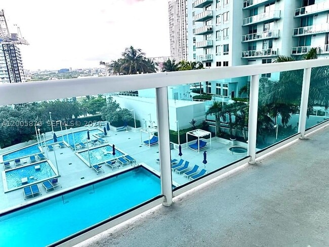Building Photo - 1800 N Bayshore Dr