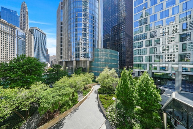 Building Photo - 405 N Wabash Ave