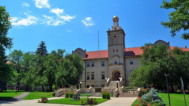 Building Photo - 1221 Illinois St