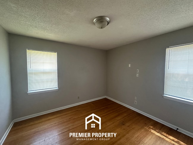 Building Photo - Move-In Ready 4 Bedroom Rental in 38134 - Hardwood Floors & Open Kitchen