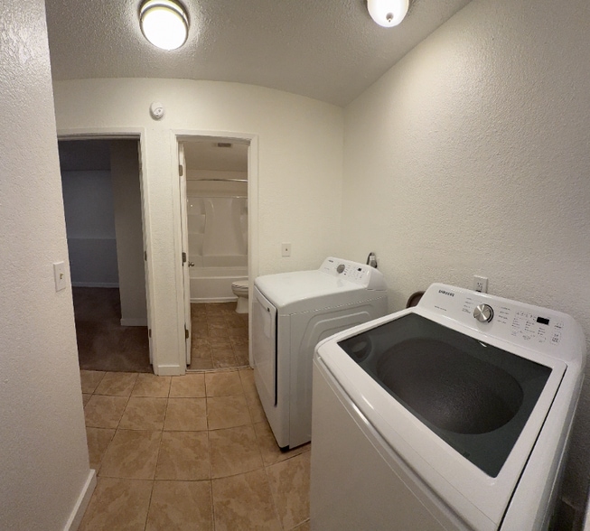 Building Photo - 5120 Hatcher Cir