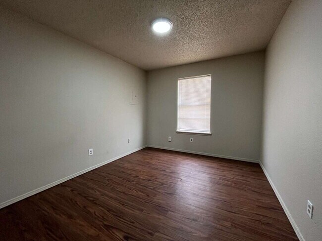 Building Photo - Affordable 2-Bedroom in South Lubbock