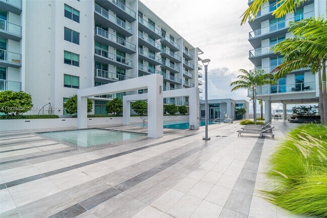 Building Photo - 3900 Biscayne Blvd