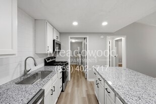 Building Photo - Meadowood Apartments