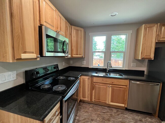 Building Photo - Corner-Lot Bungalow Close to Old Town Fort Collins!